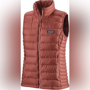 NWT Patagonia Women’s Down Vest in Rosehip size XS